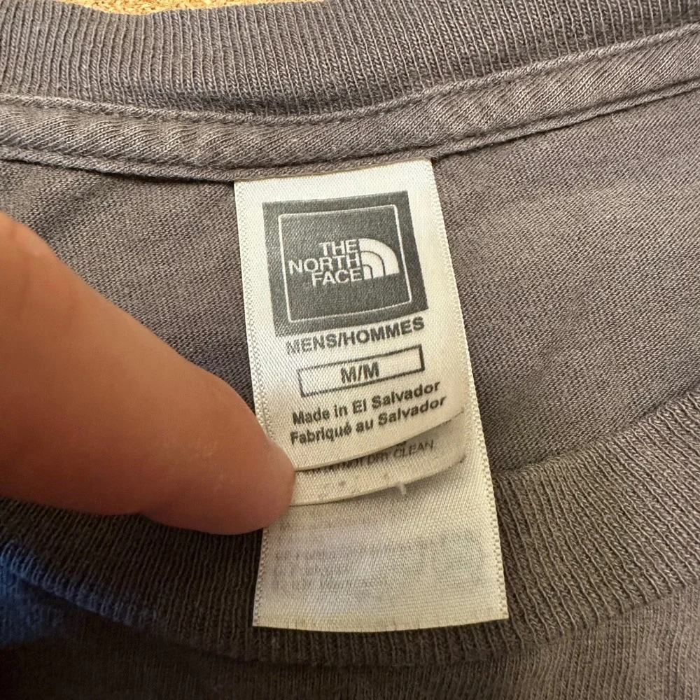 The North Face T-Shirt Mens Medium Gray Never Stop Exploring Surfboard Graphic